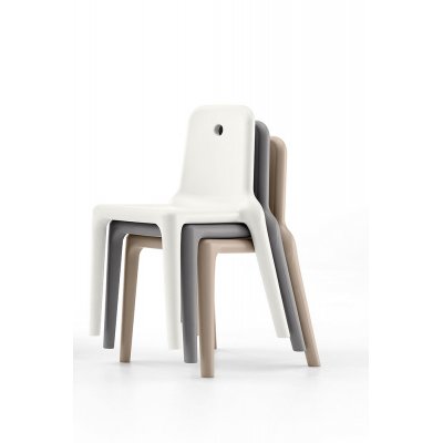 sedia Mellow colori standard perla (PRL) e ambra (AMB) e on demand avorio (AVR) impilate