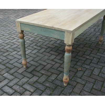 tavolo Ixia in legno particolare