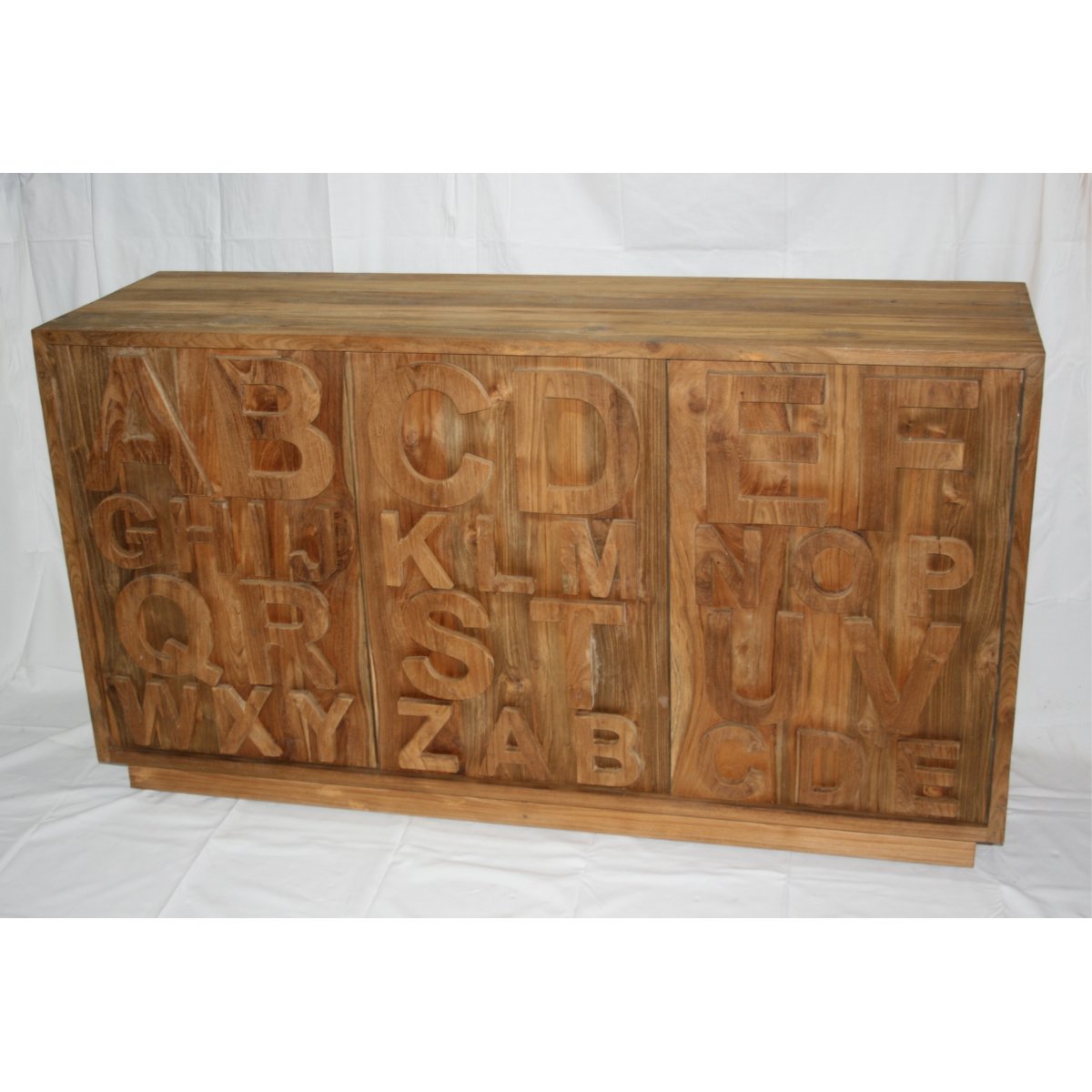 credenza Letters