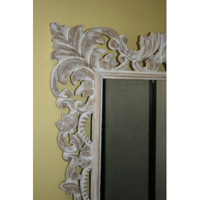 Specchio in legno intarsiato a mano