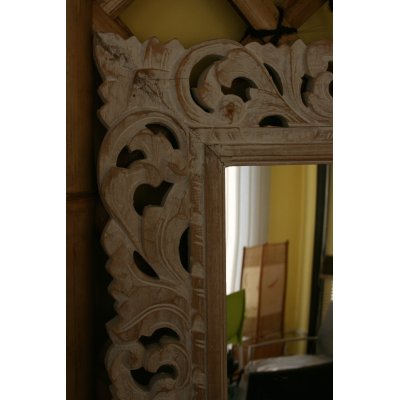 Specchio con cornice in legno colore decapato bianco