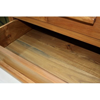 particolare cassettiera modello Amalfi in legno di tek