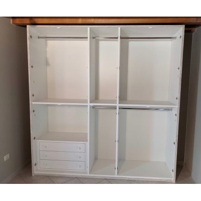 armadio Alum 5 + 5 ante battenti interno con cassettiera interna in laminato colore chiaro
